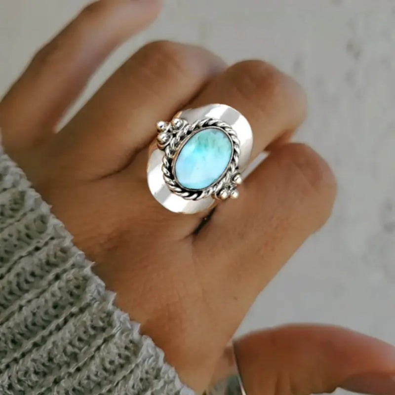Charming Silver Ring for Any Occasion