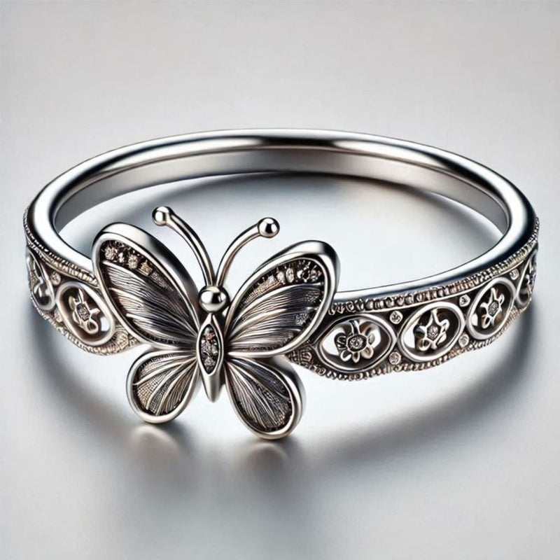 Classic Silver Ring with Timeless Appeal