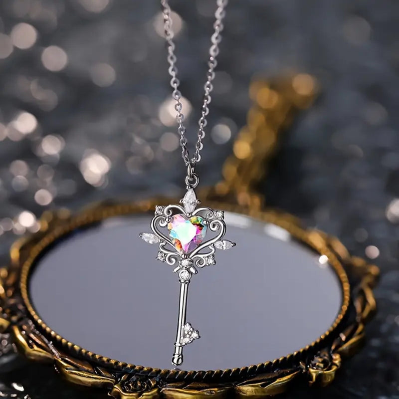 Charming Silver Necklace for Any Occasion