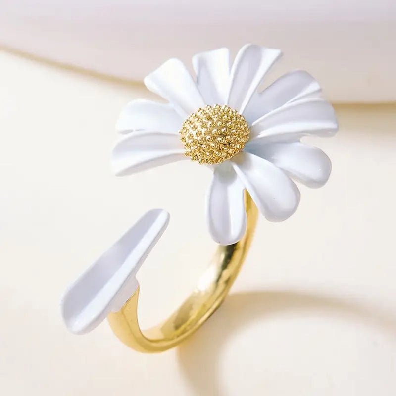 Romantic Gold Ring for Special Moments