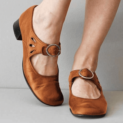 KS | Shoes with low heels and buckle