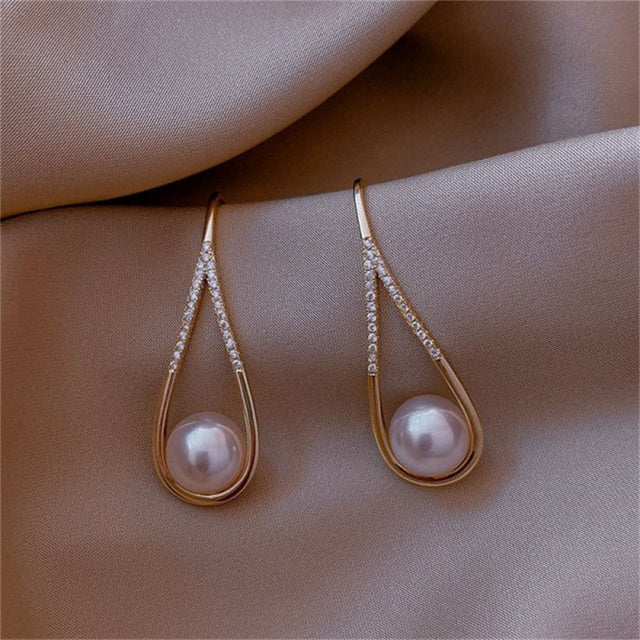 Beautiful Pearl Earring with Unique Style