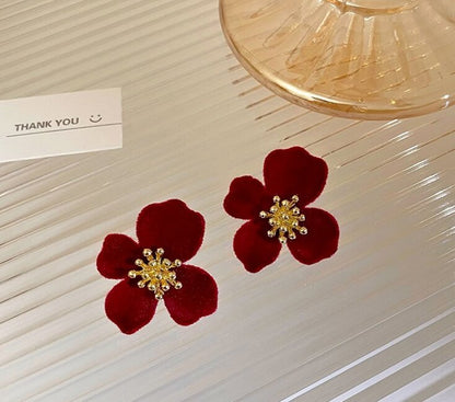 Classic Earring with Timeless Appeal