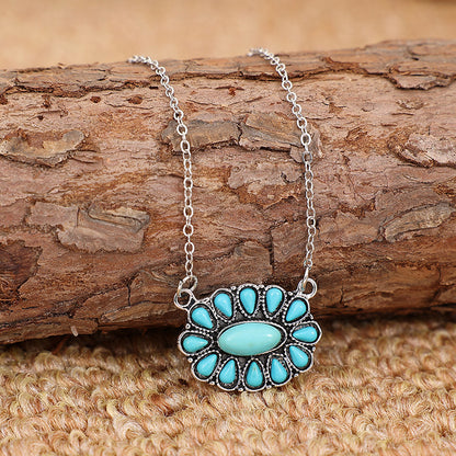 Classic Silver Necklace with Timeless Appeal