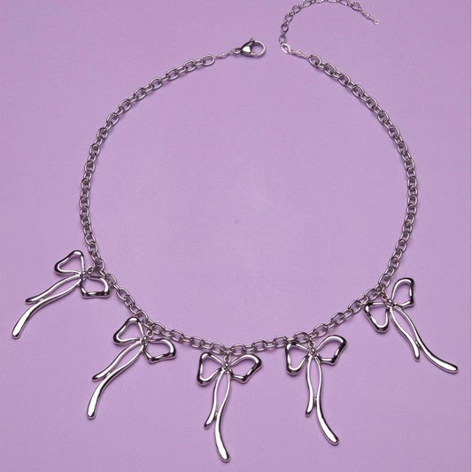 Stunning Silver Necklace for Daily Wear