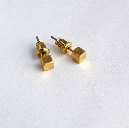 Elegant Gold Earring for Every Occasion