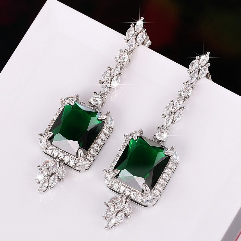 Charming Earring for Any Occasion