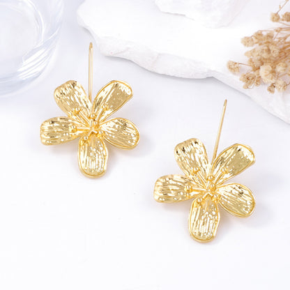 Charming Earring for Any Occasion