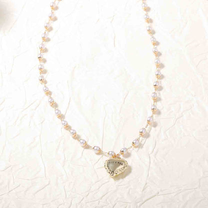 Beautiful Pearl Necklace with Unique Style