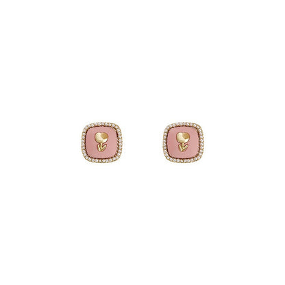 Beautiful Pearl Earring with Unique Style