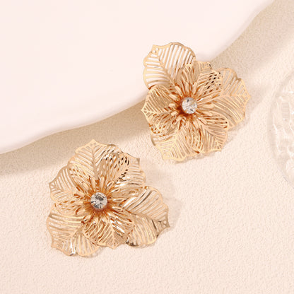 Classic Earring with Timeless Appeal