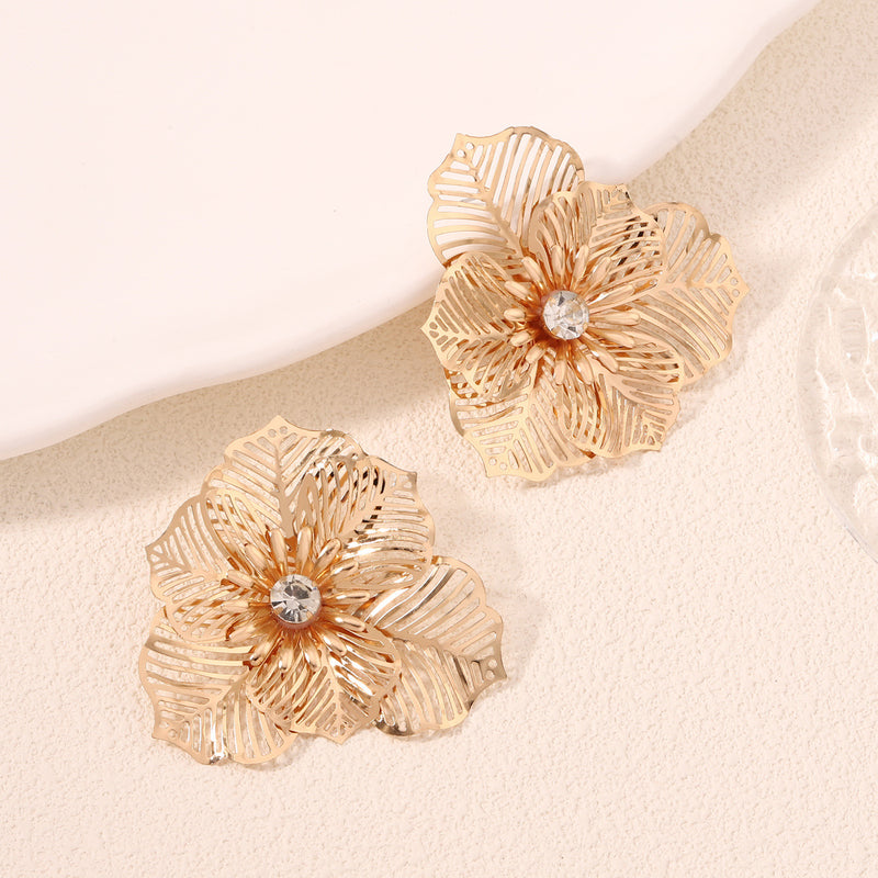 Classic Earring with Timeless Appeal