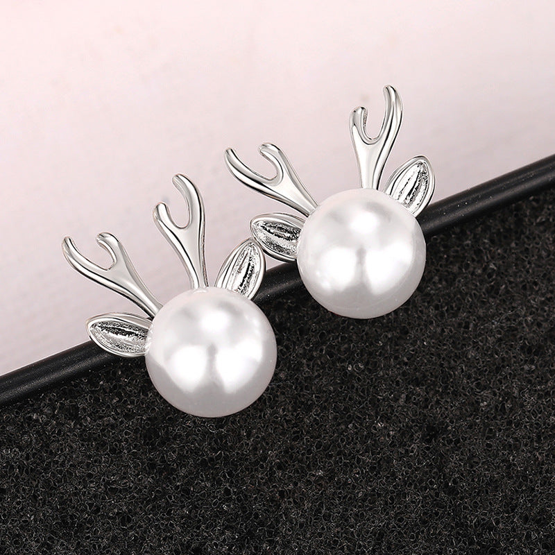 Beautiful Pearl Earring with Unique Style