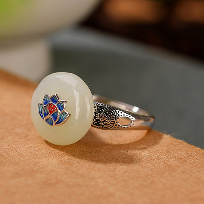 Classic Gold Ring with Timeless Appeal