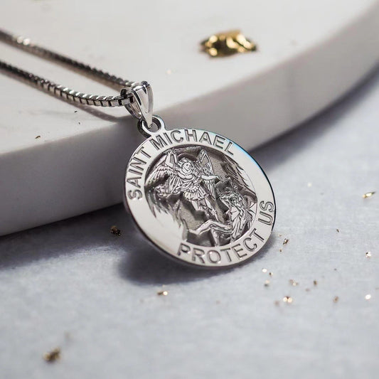 Stunning Necklace for Daily Wear