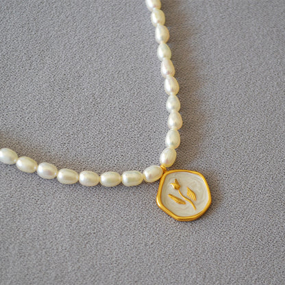 Romantic Gold Necklace for Special Moments
