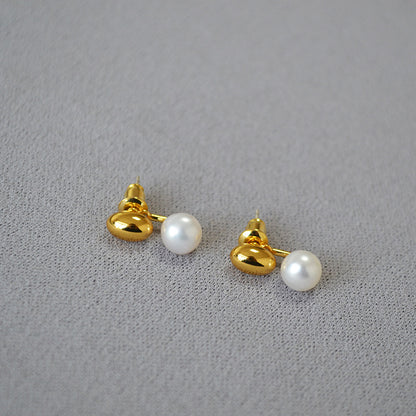 Delicate Artisan Gold Earring