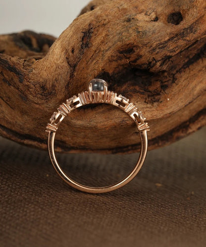 Classic Gold Ring with Timeless Appeal