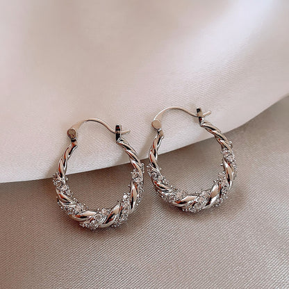 Charming Earring for Any Occasion