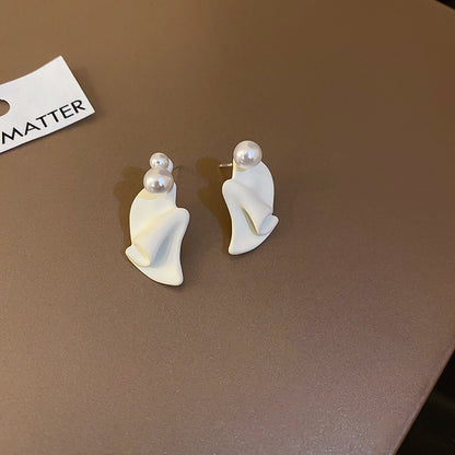 Charming Pearl Earring for Any Occasion