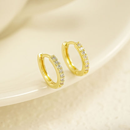 Classic Gold Earring with Timeless Appeal