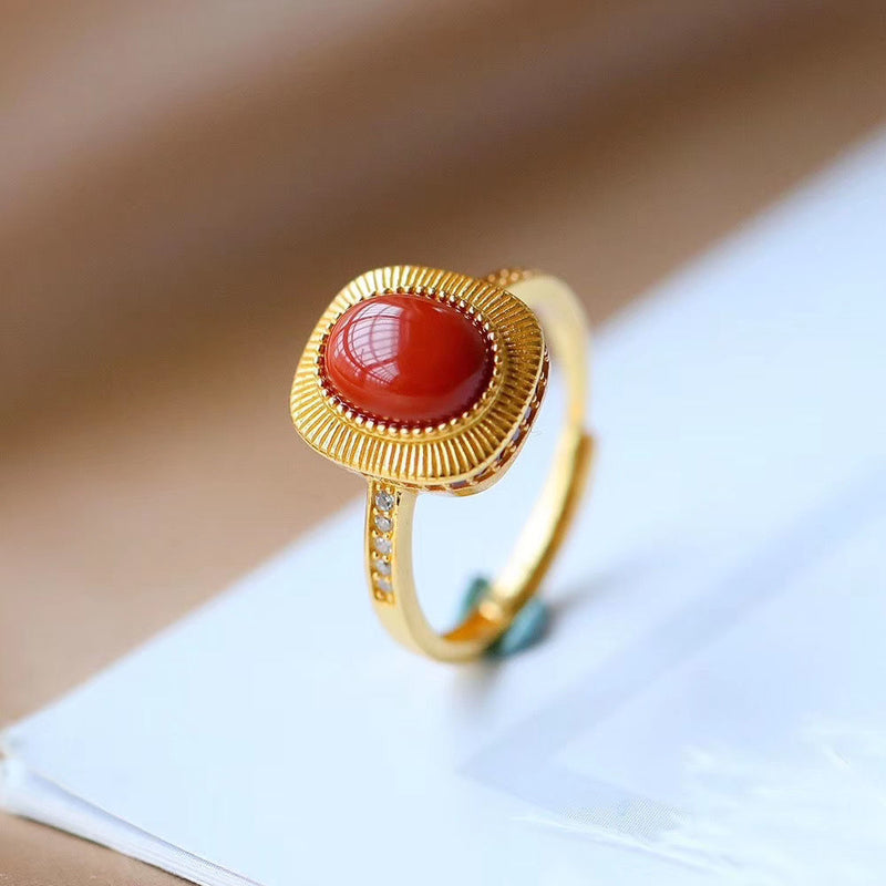 Classic Gold Ring with Timeless Appeal