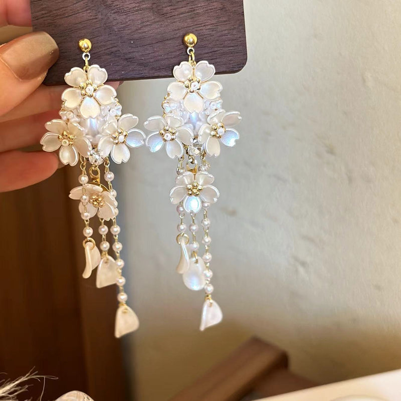 Beautiful Pearl Earring with Unique Style