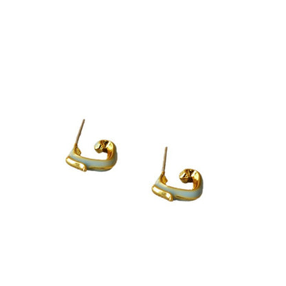 Charming Silver Earring for Any Occasion