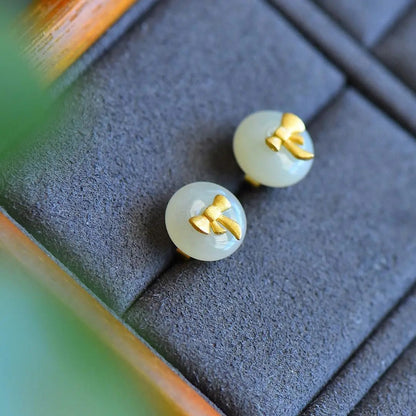 Classic Gold Earring with Timeless Appeal