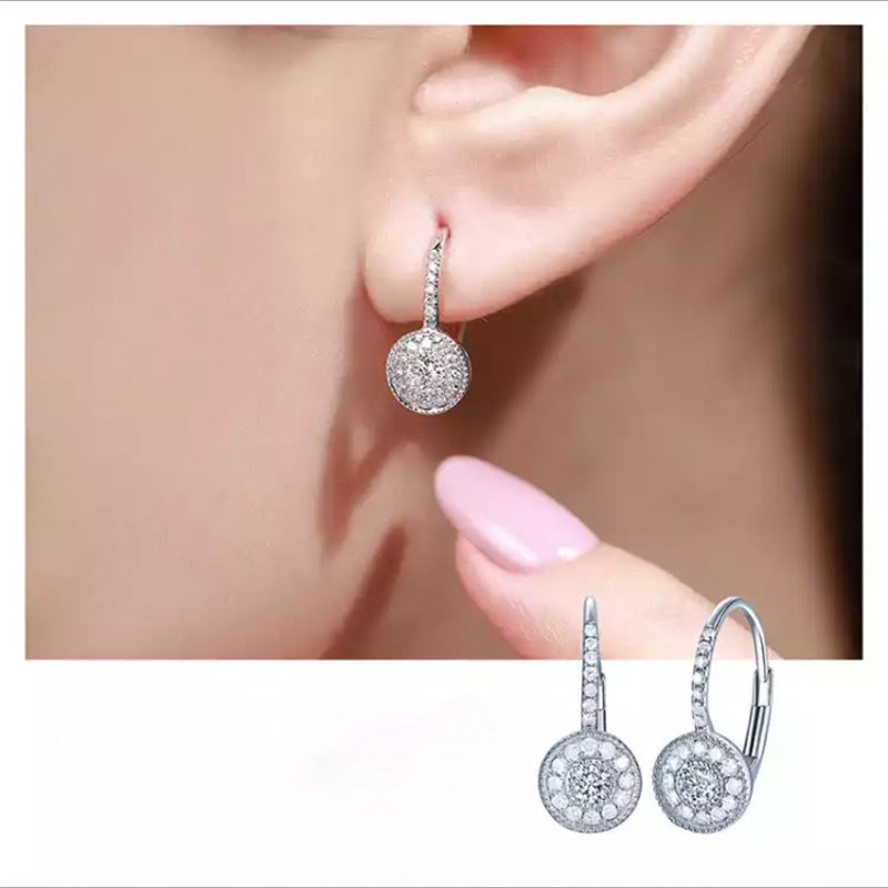 Charming Earring for Any Occasion