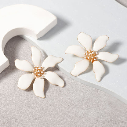 Charming Earring for Any Occasion