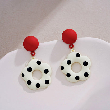 Charming Earring for Any Occasion