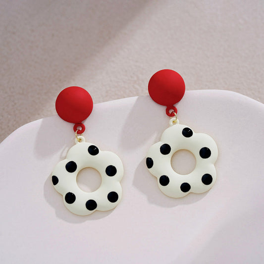 Charming Earring for Any Occasion