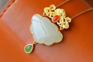 Stunning Silver Pendant for Daily Wear