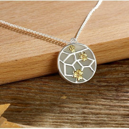 Classic Silver Necklace with Timeless Appeal