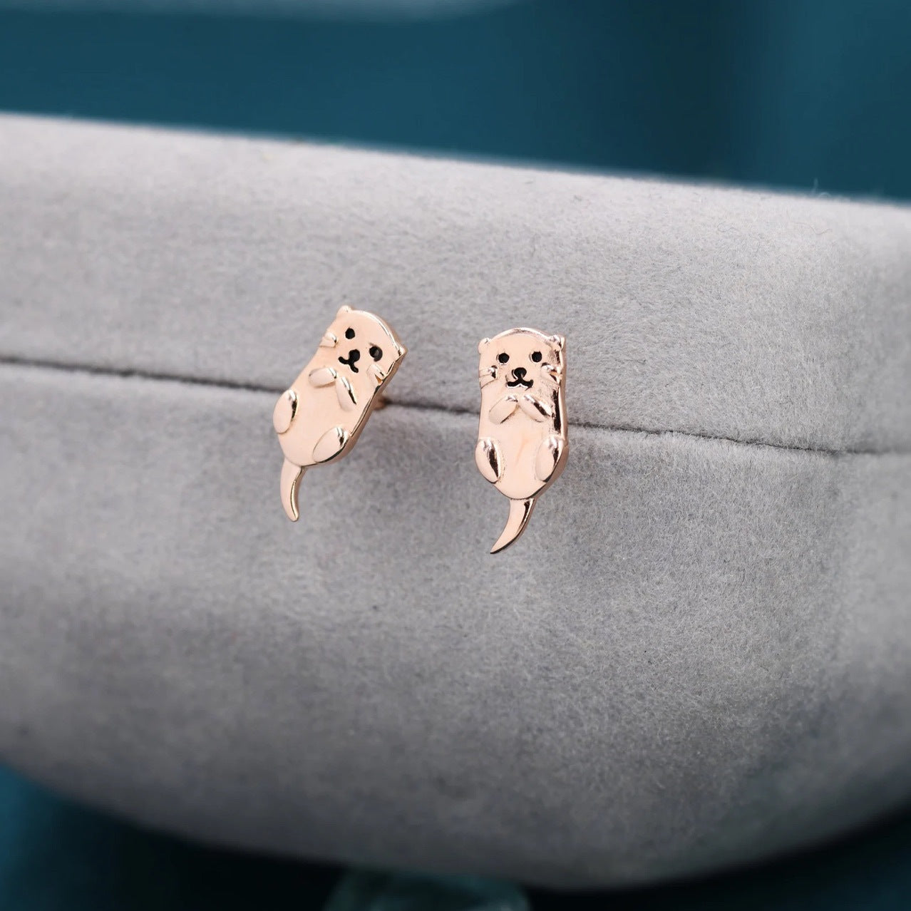 Stunning Gold Earring for Daily Wear