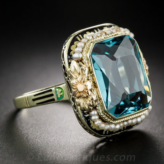 Beautiful Gold Ring with Unique Style