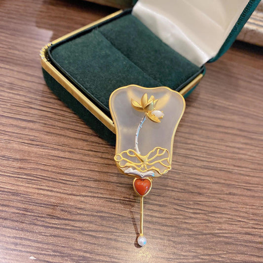 Charming Gold Piece for Any Occasion