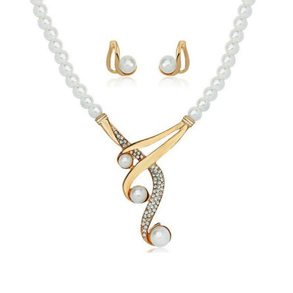 Beautiful Pearl Set with Unique Style