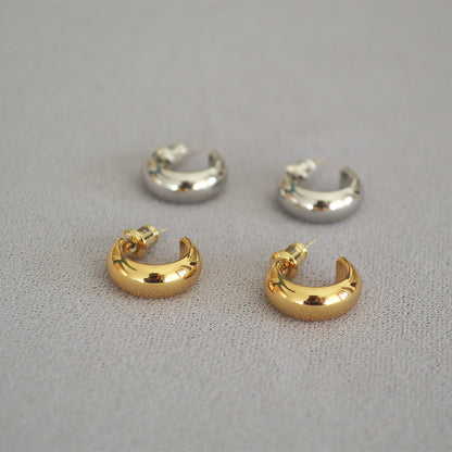 Elegant Gold Earring for Every Occasion