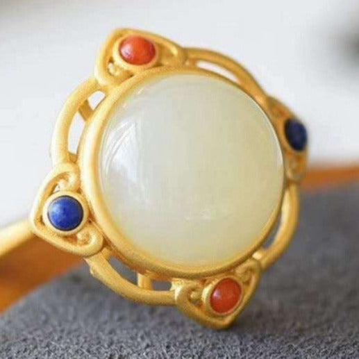 Classic Silver Ring with Timeless Appeal