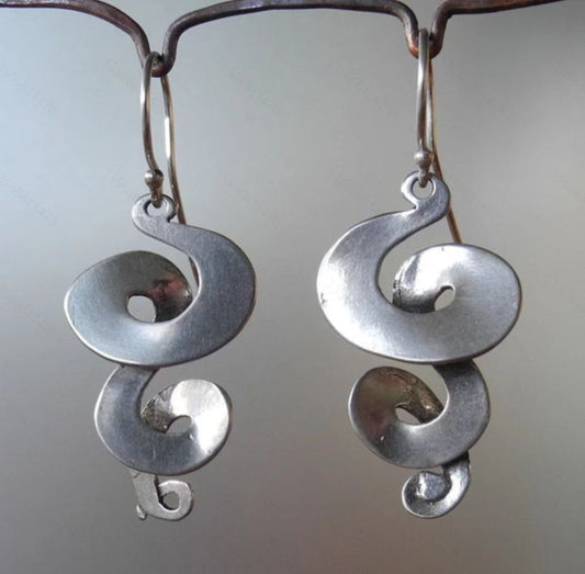 Charming Earring for Any Occasion