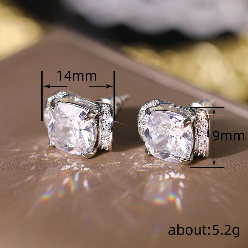 Stunning Earring for Daily Wear