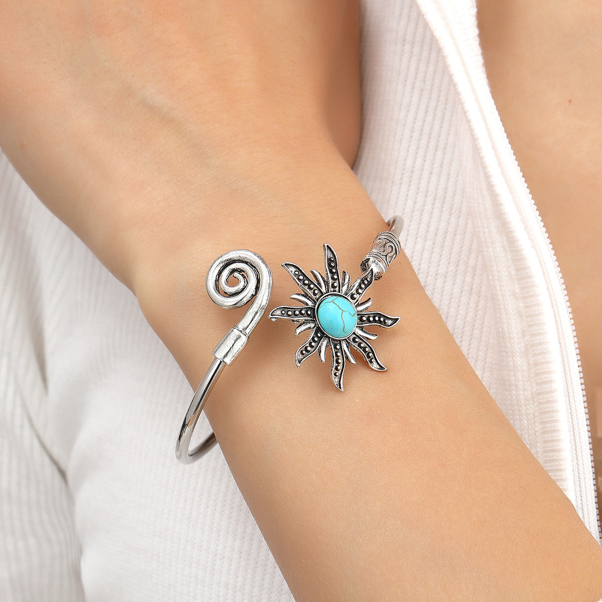 Stunning Bracelet for Daily Wear