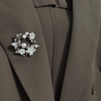 Romantic Pearl Piece for Special Moments