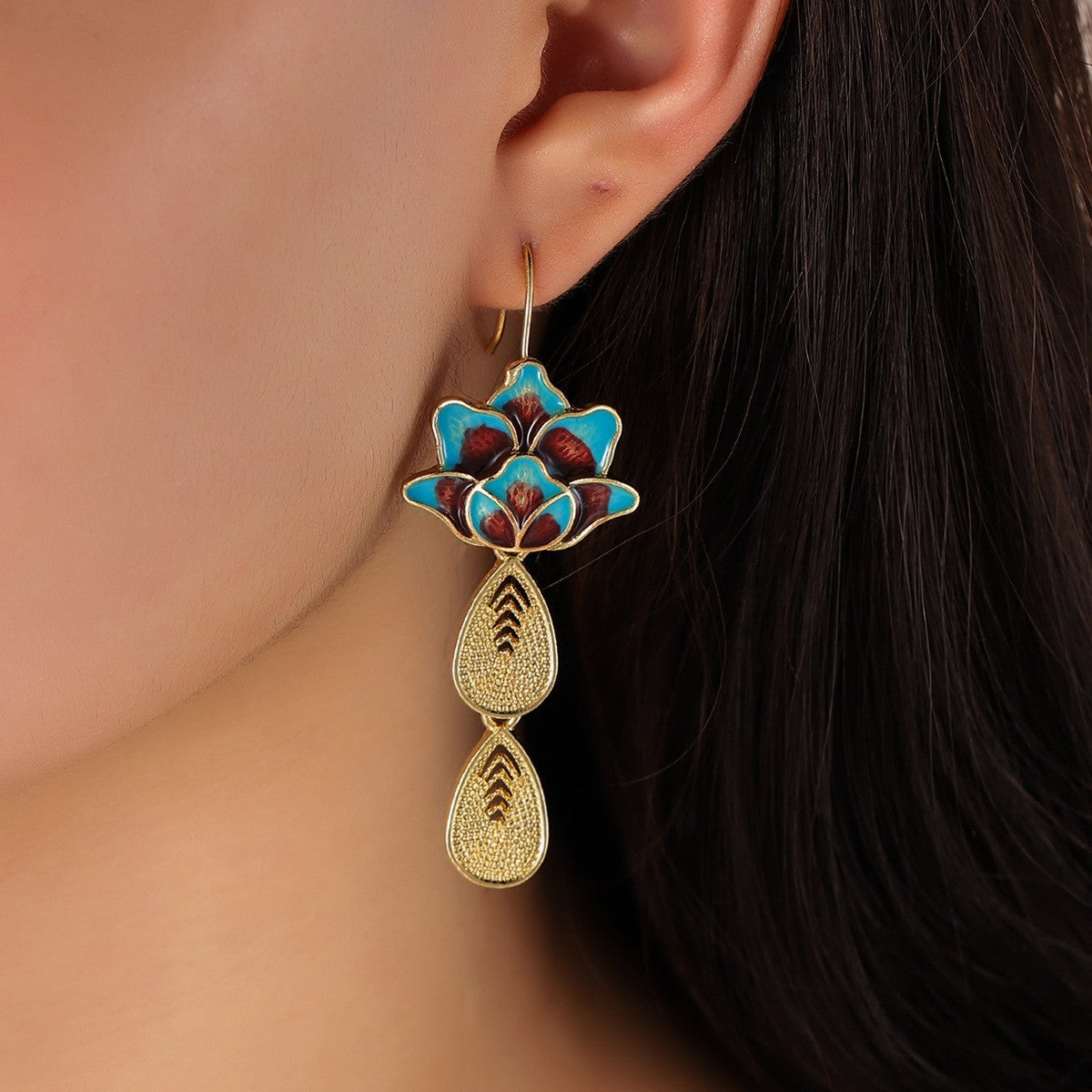 Elegant Gold Earring for Every Occasion