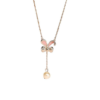 Classic Pearl Necklace with Timeless Appeal
