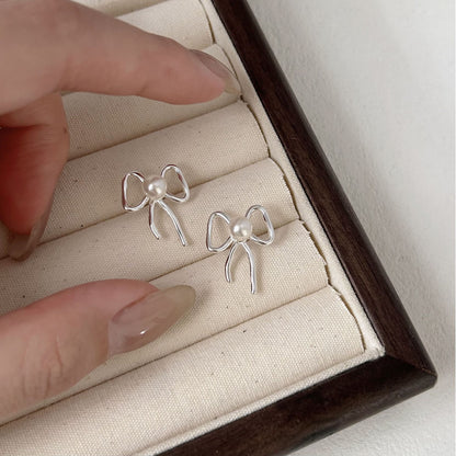 Romantic Pearl Earring for Special Moments