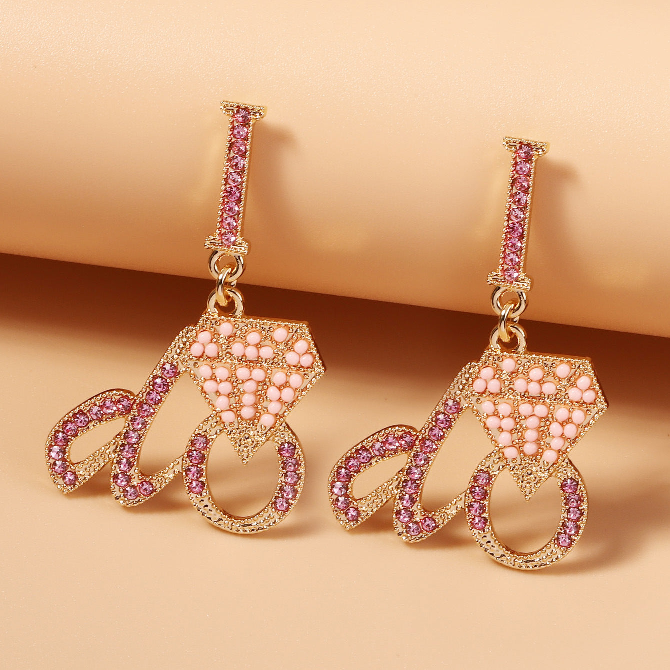 Charming Earring for Any Occasion