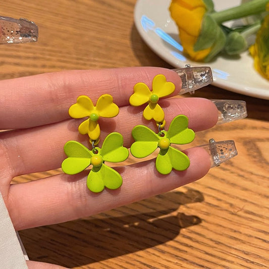 Charming Earring for Any Occasion